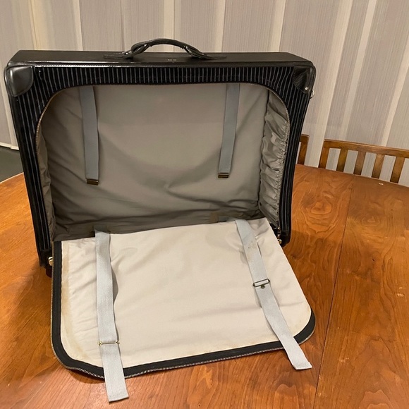 The French Company 1970s Vintage Luxury Luggage - Picture 9 of 16